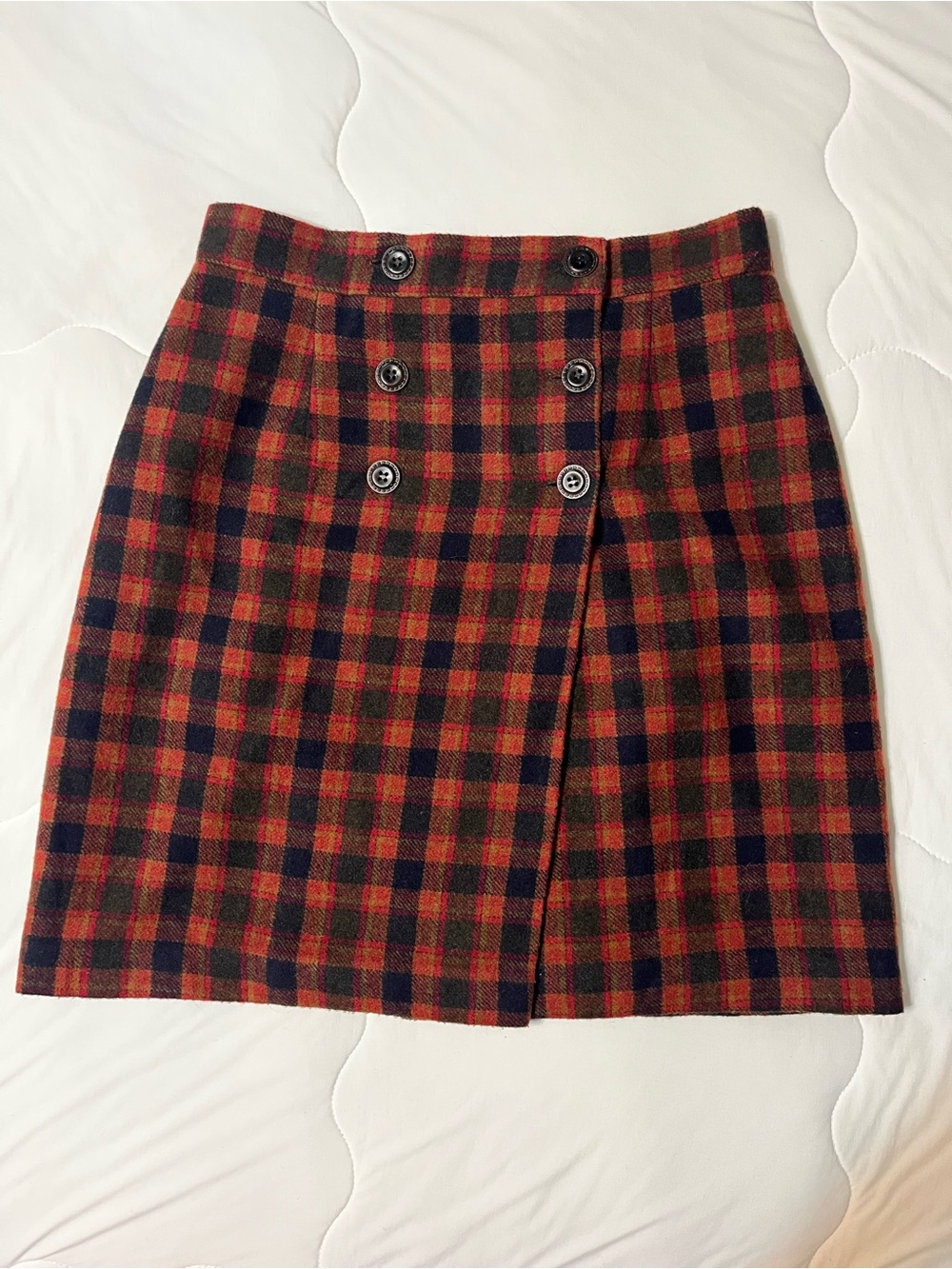 Point Zero Red and Navy Plaid Double-Button Mini Skirt wool S